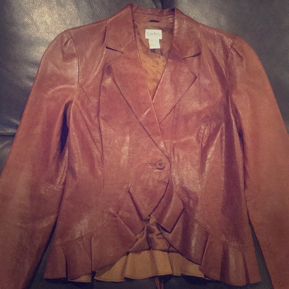 Lightweight Fitted Leather Blazer